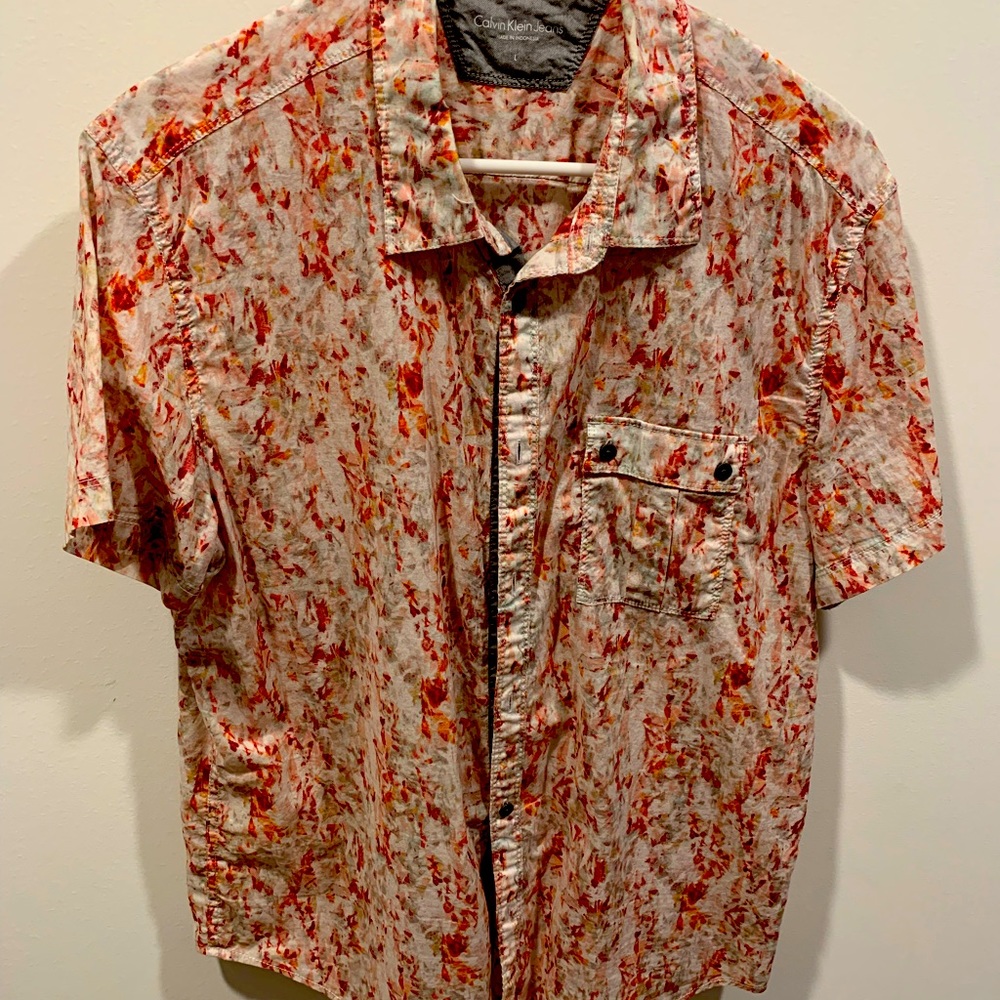 Calvin Klein Button Down Short Sleeve, Worn only twice! Size Large
